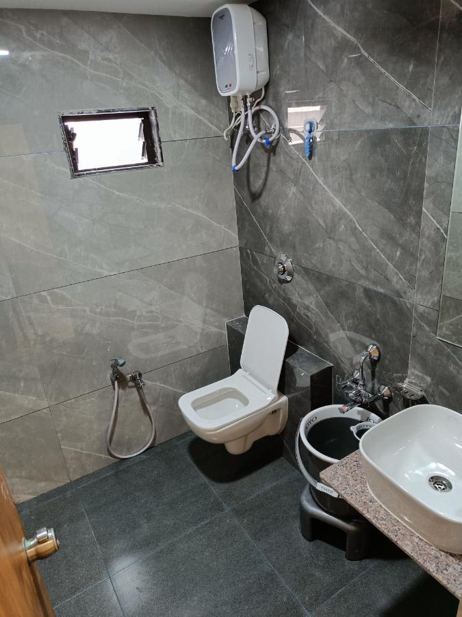 Hotel Lotus Ānand Kültér fotó