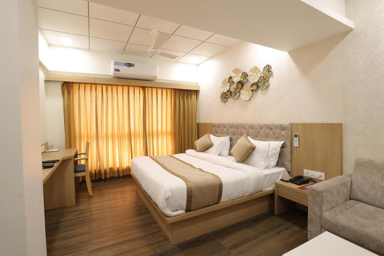 Hotel Lotus Ānand Kültér fotó