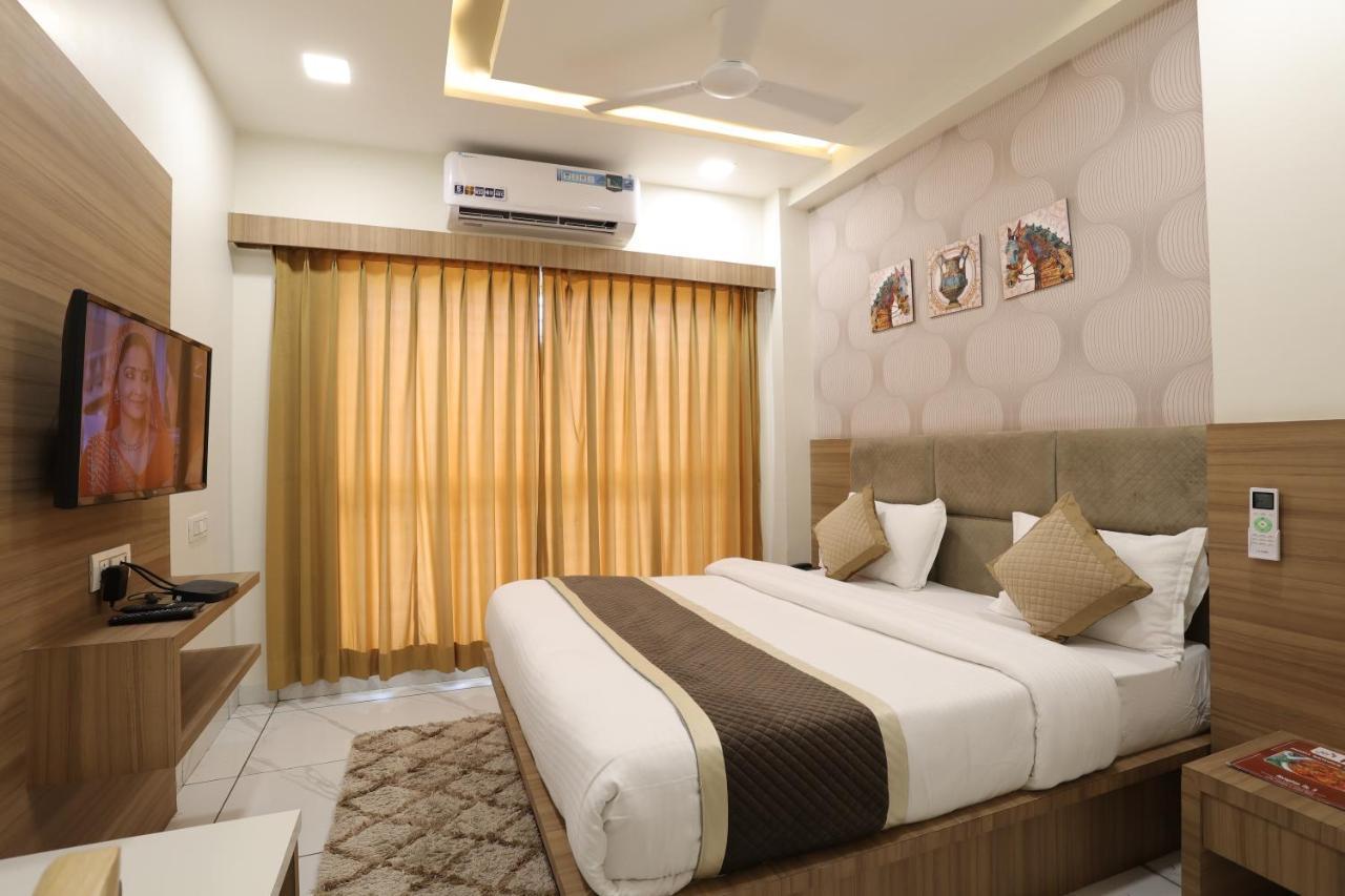 Hotel Lotus Ānand Kültér fotó