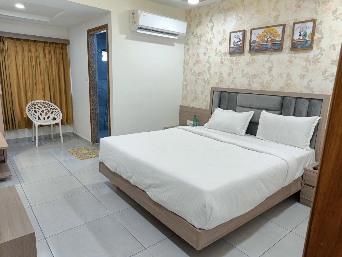 Hotel Lotus Ānand Kültér fotó