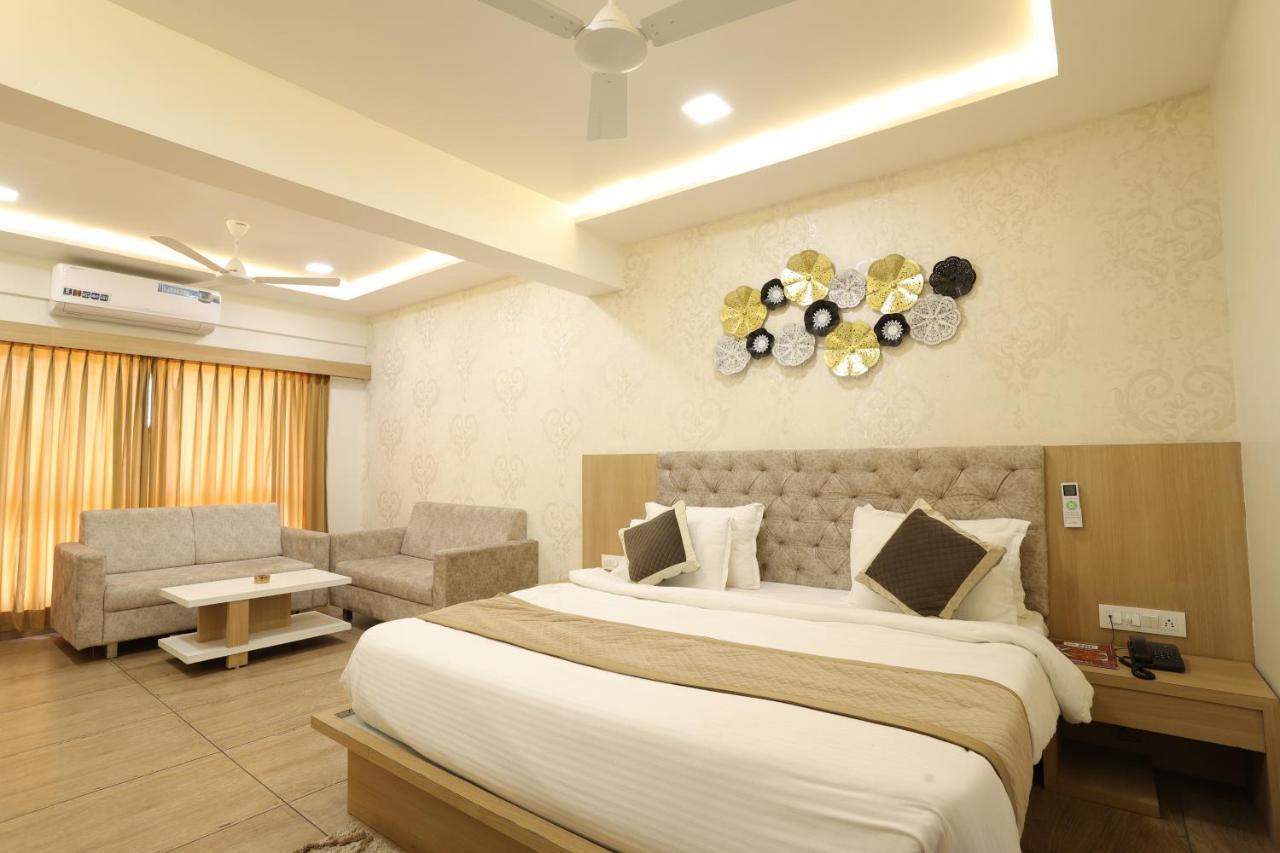 Hotel Lotus Ānand Kültér fotó