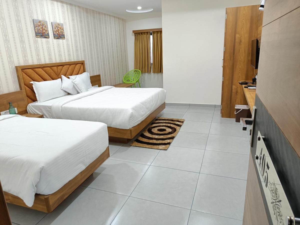 Hotel Lotus Ānand Kültér fotó