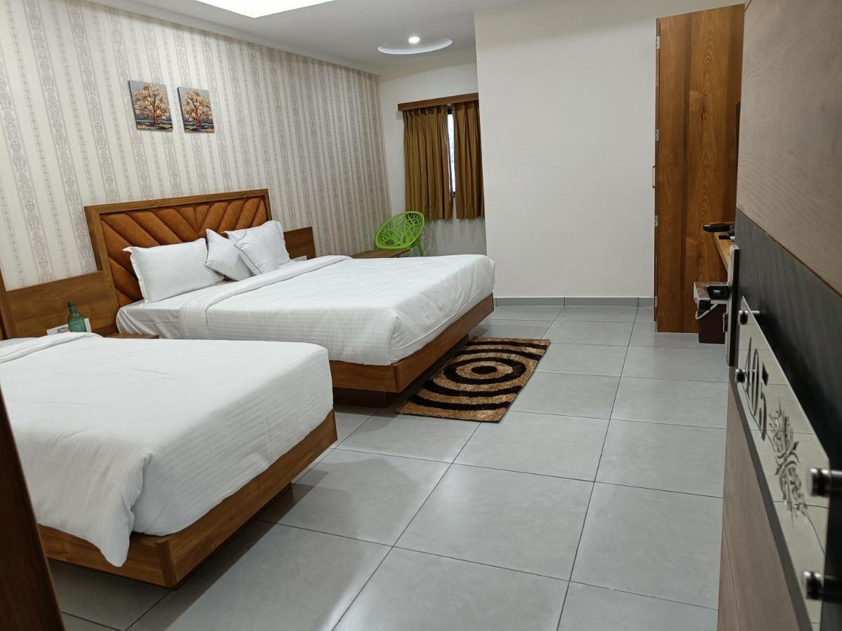 Hotel Lotus Ānand Kültér fotó